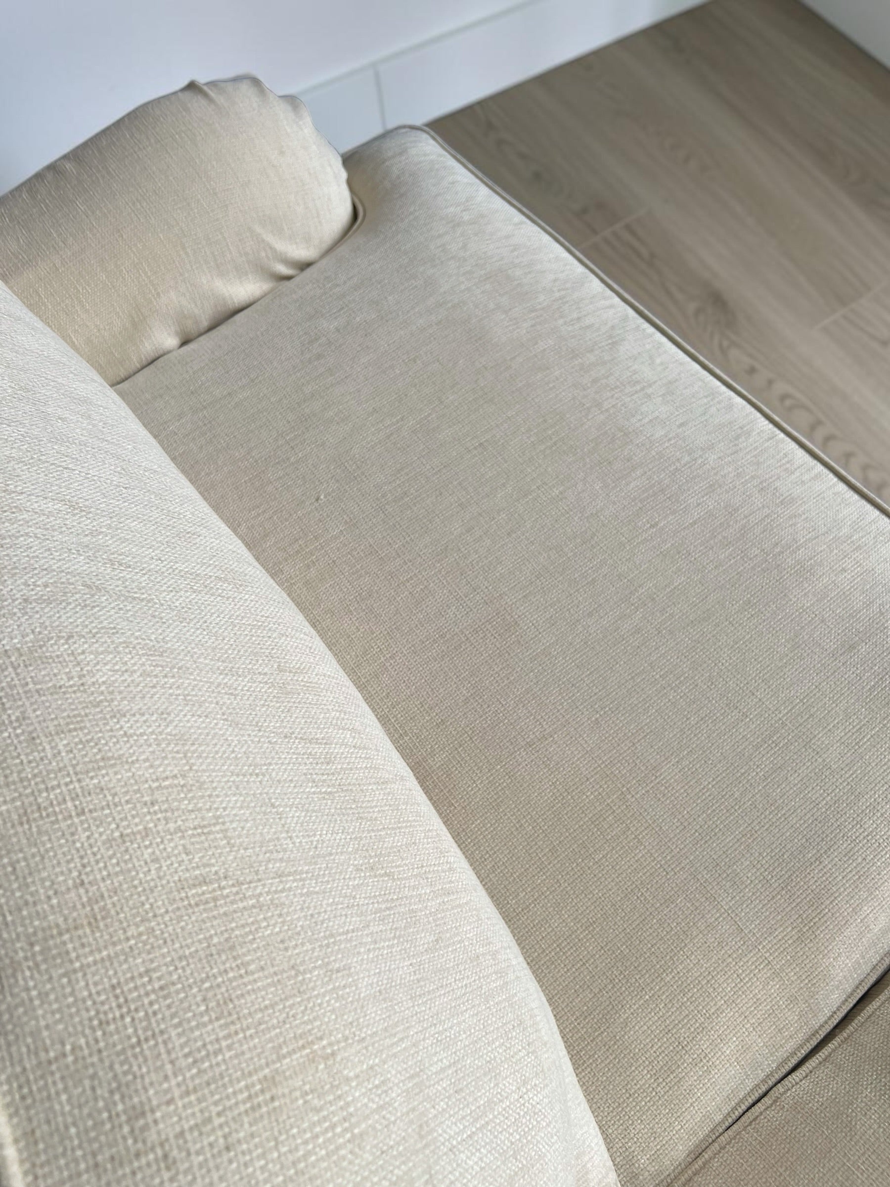 Beautiful & Ultra-Comfortable Beige Sofa (220 x 90 cm)
