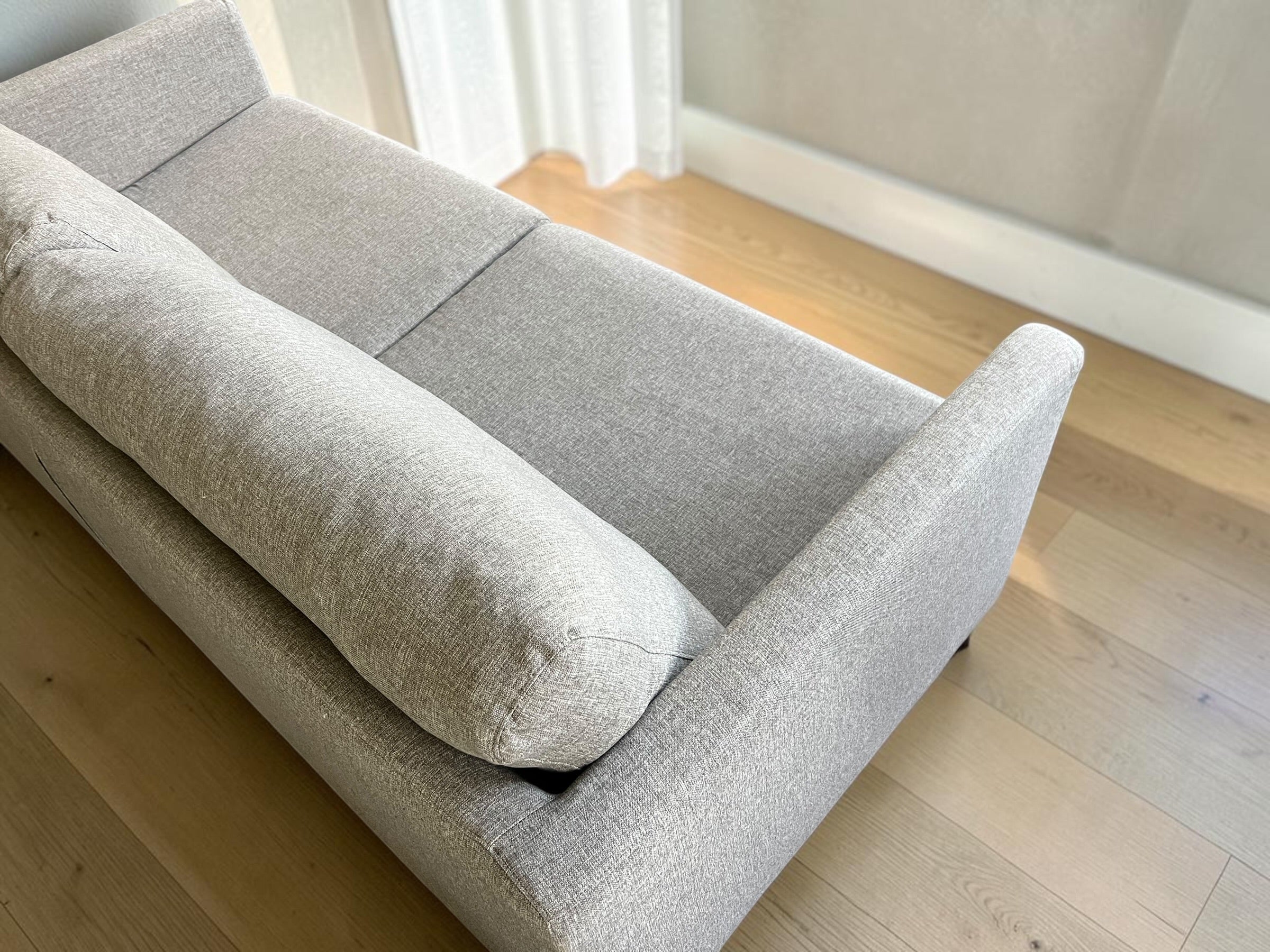 Stylish SITS Sofa in Excellent Condition