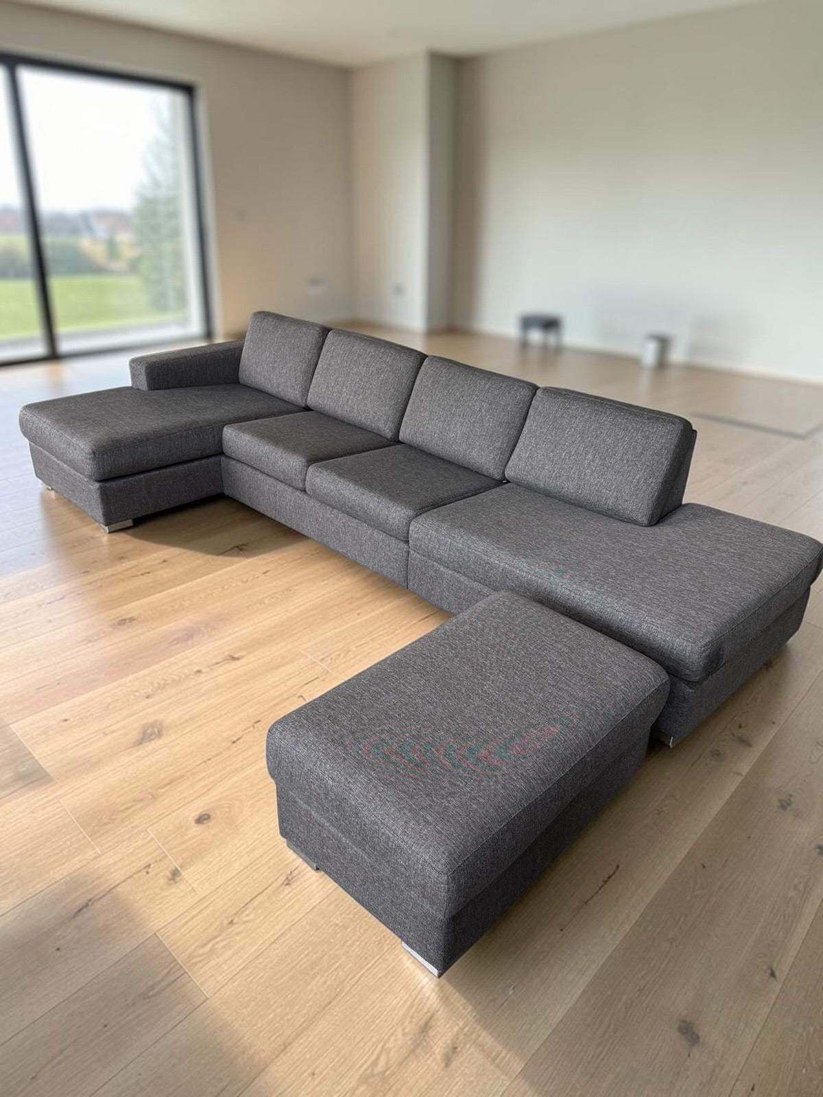 Ultra-Spacious Sectional Sofa with Moveable Footstool