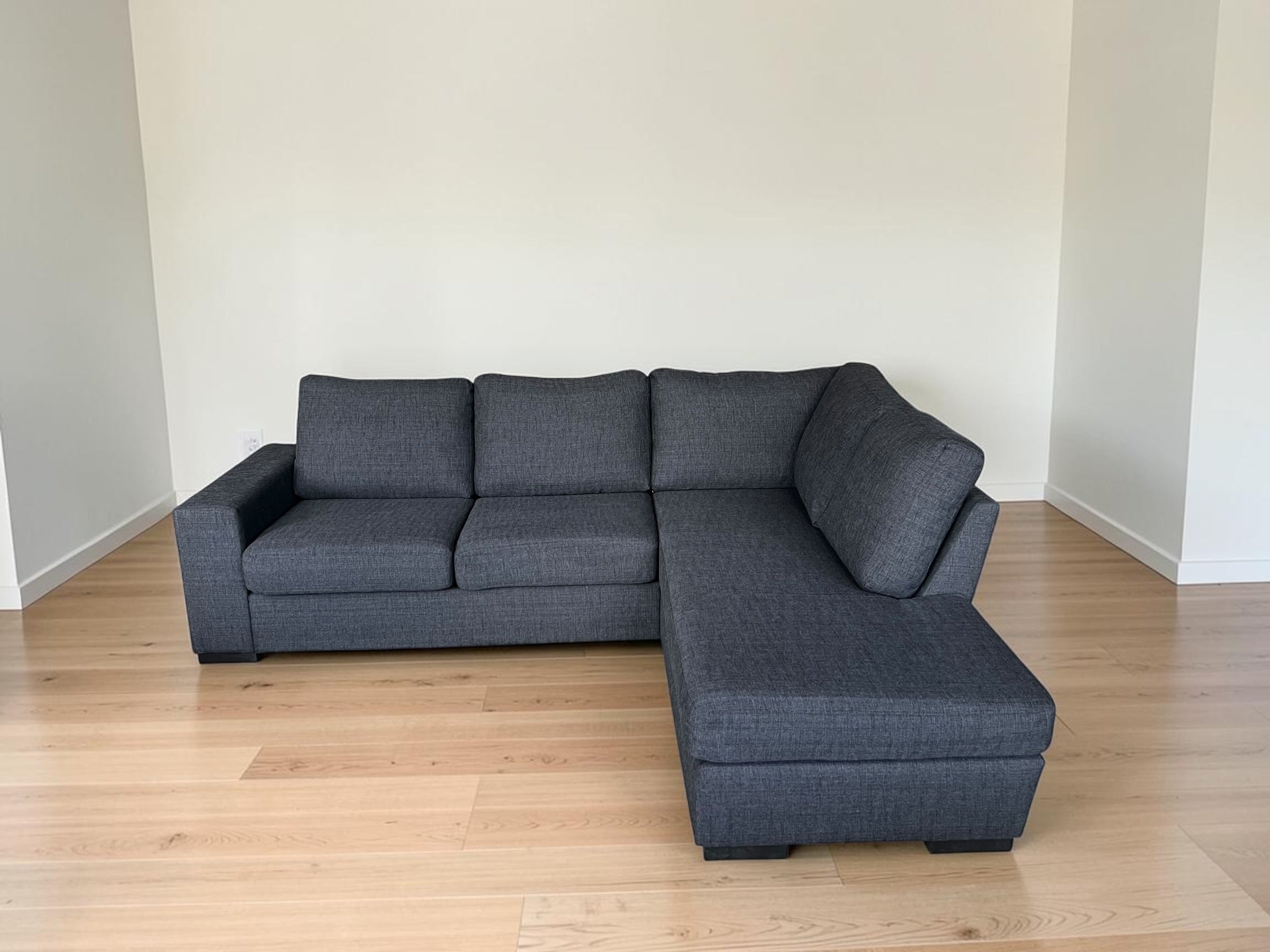 Dark Grey Corner Sofa (250 x 200 cm)