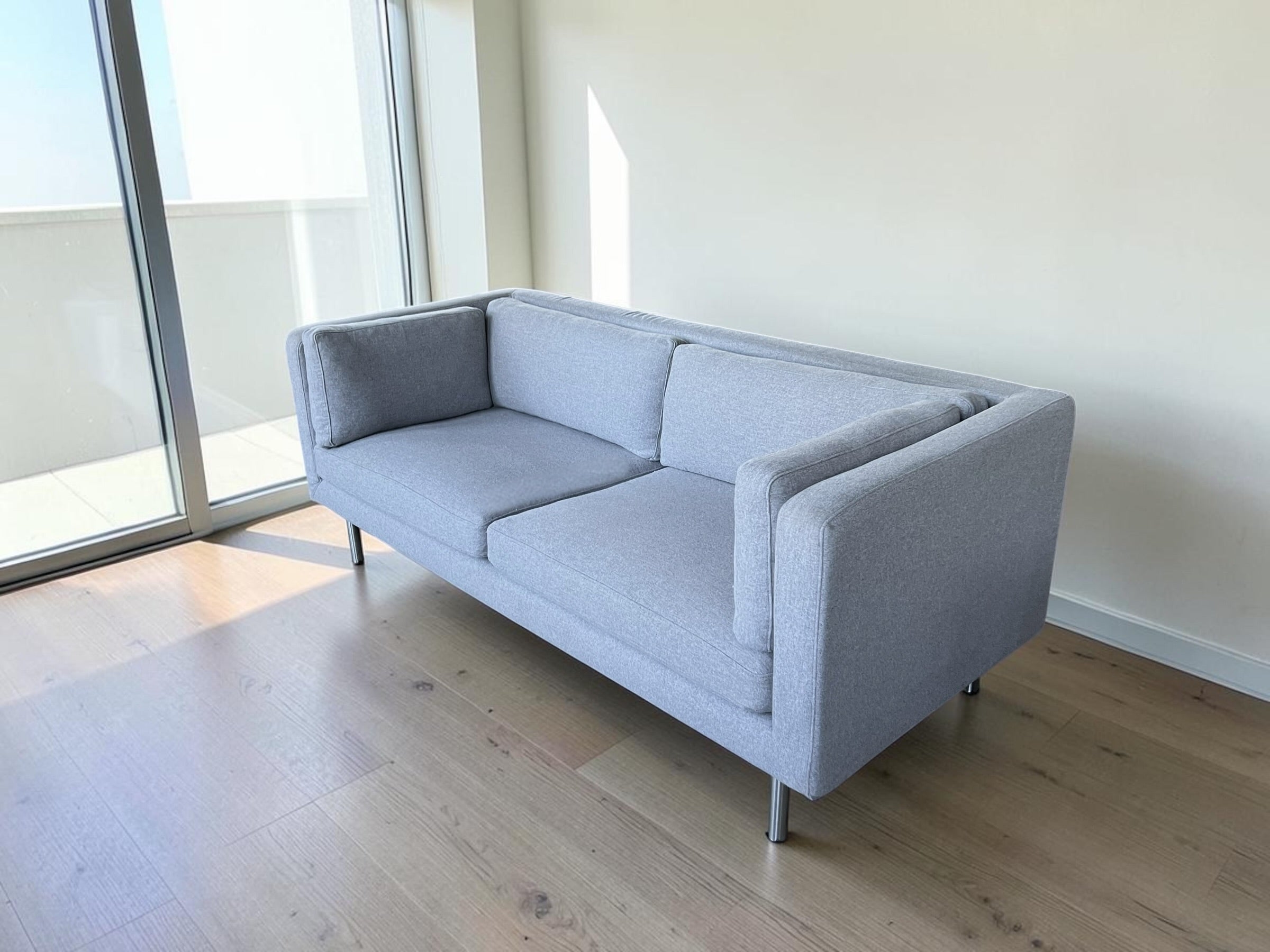 Minimalist Gray 3-Seater Sofa (210x90cm)