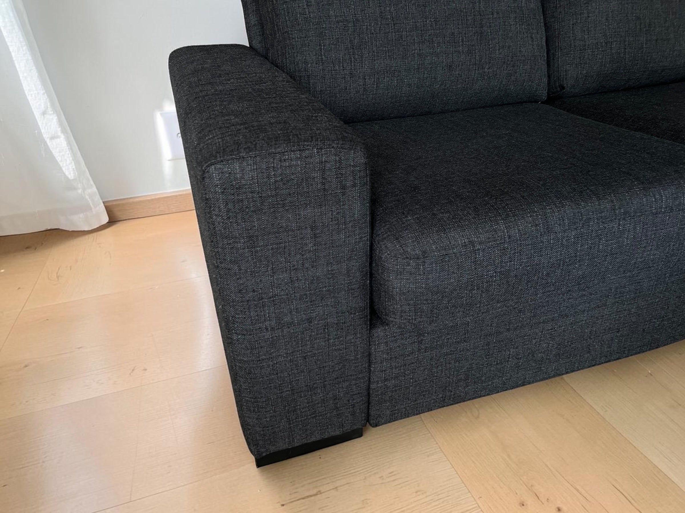 Dark Grey Corner Sofa (250 x 200 cm)