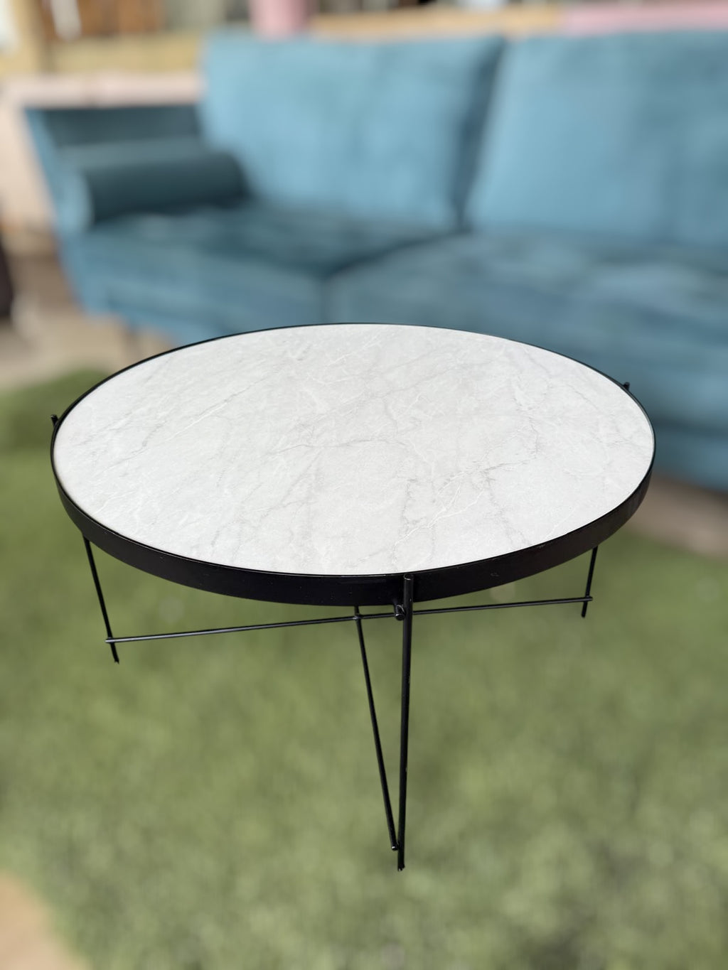 Round coffee table