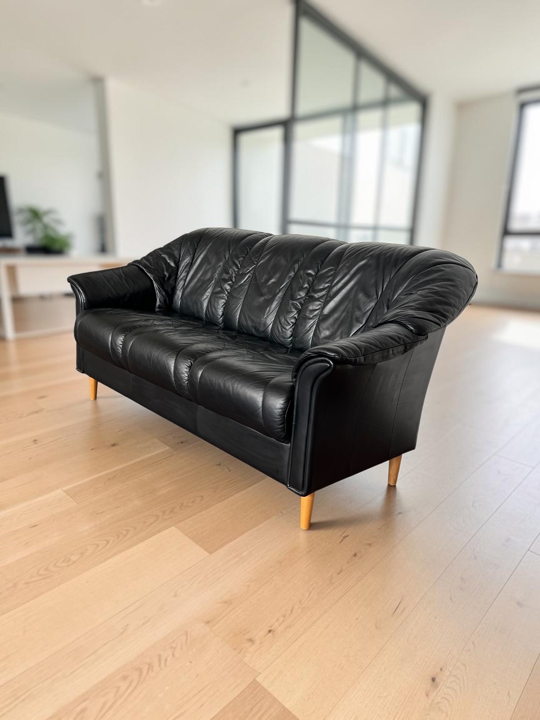 Genuine Leather Sofa (1992)