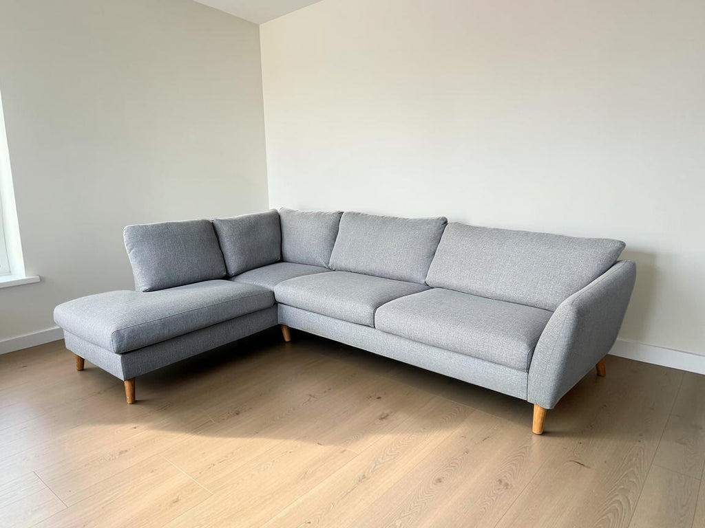 Light Grey Corner Sofa – 280 x 195 cm