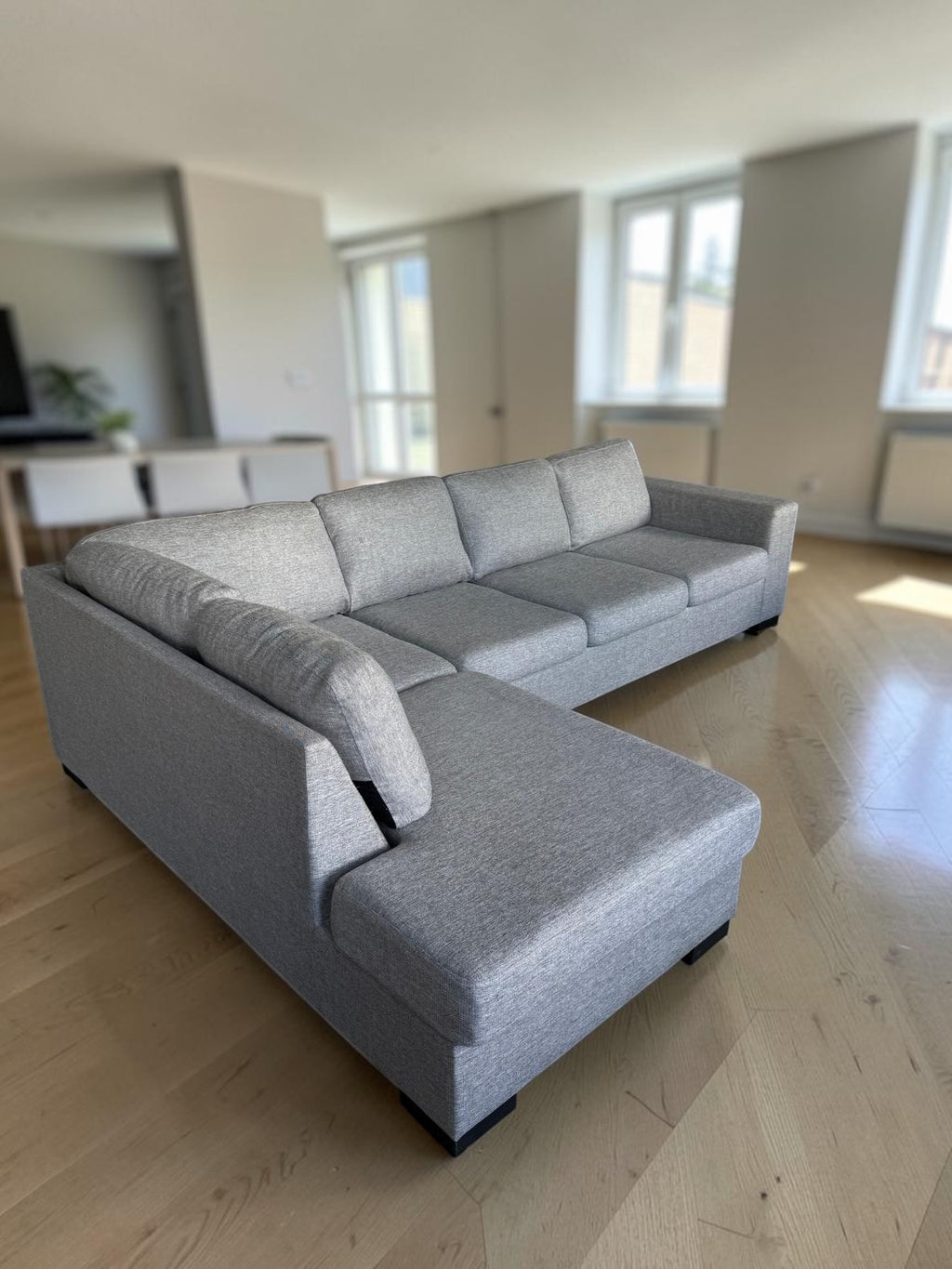 Modern Corner Sofa – Light Gray (290 cm)