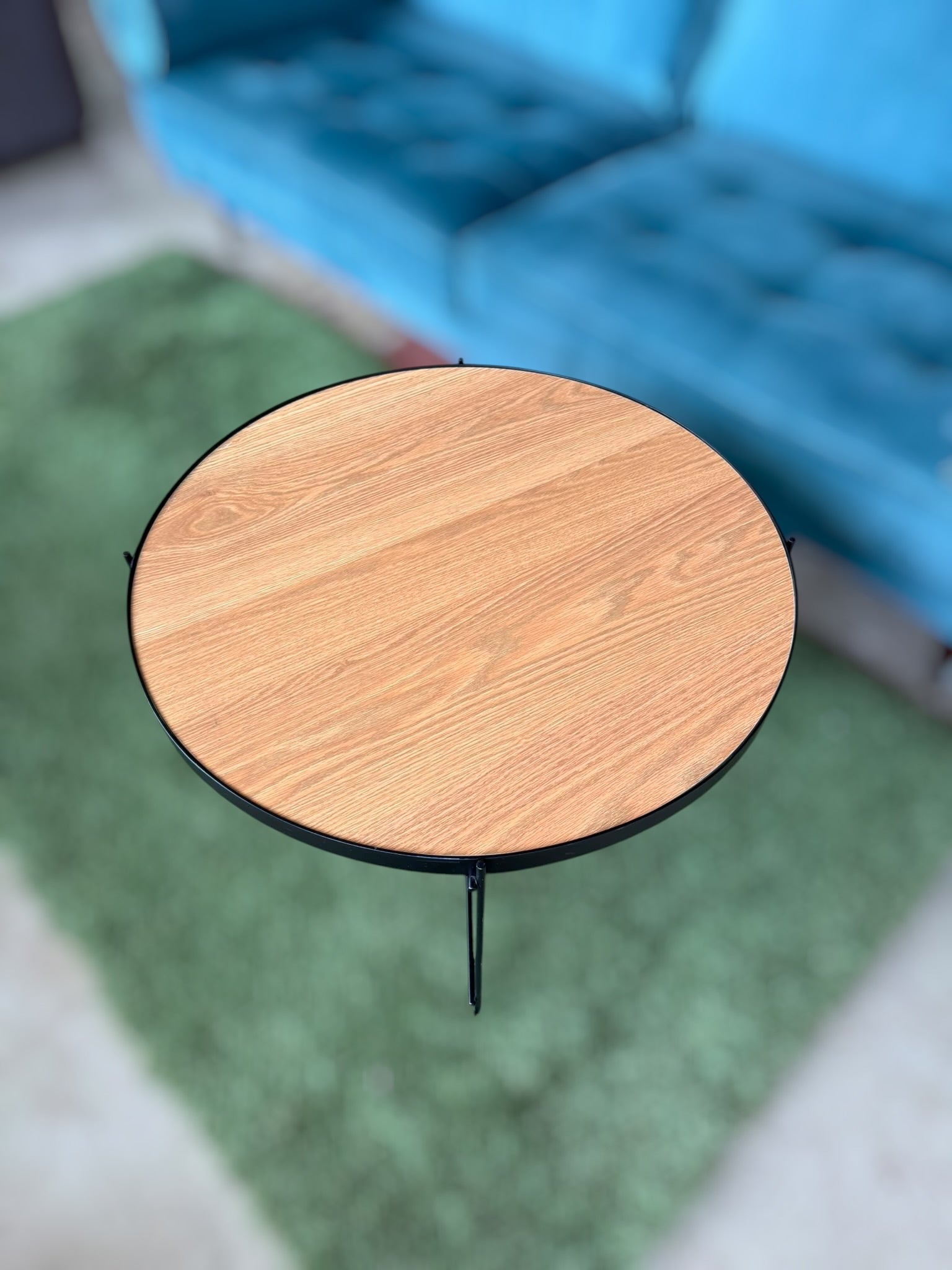 Round coffee table