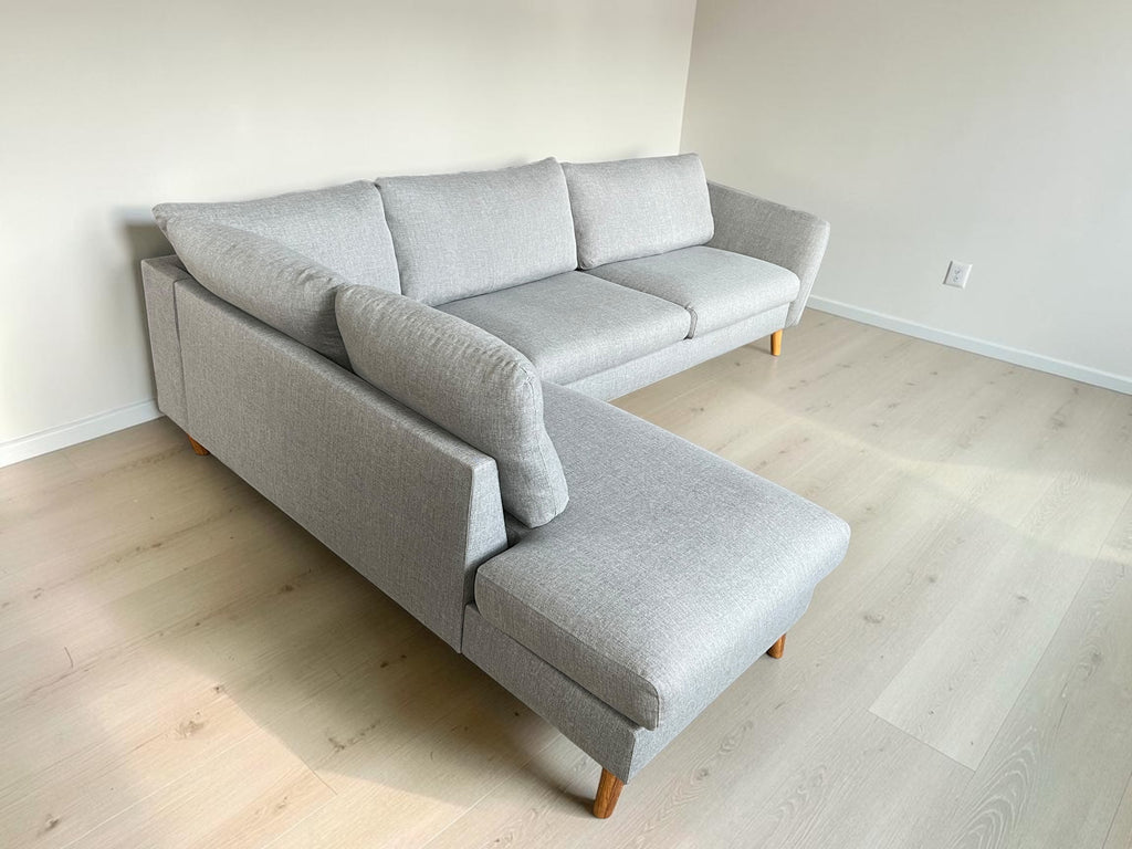 Light Grey Corner Sofa – 280 x 195 cm
