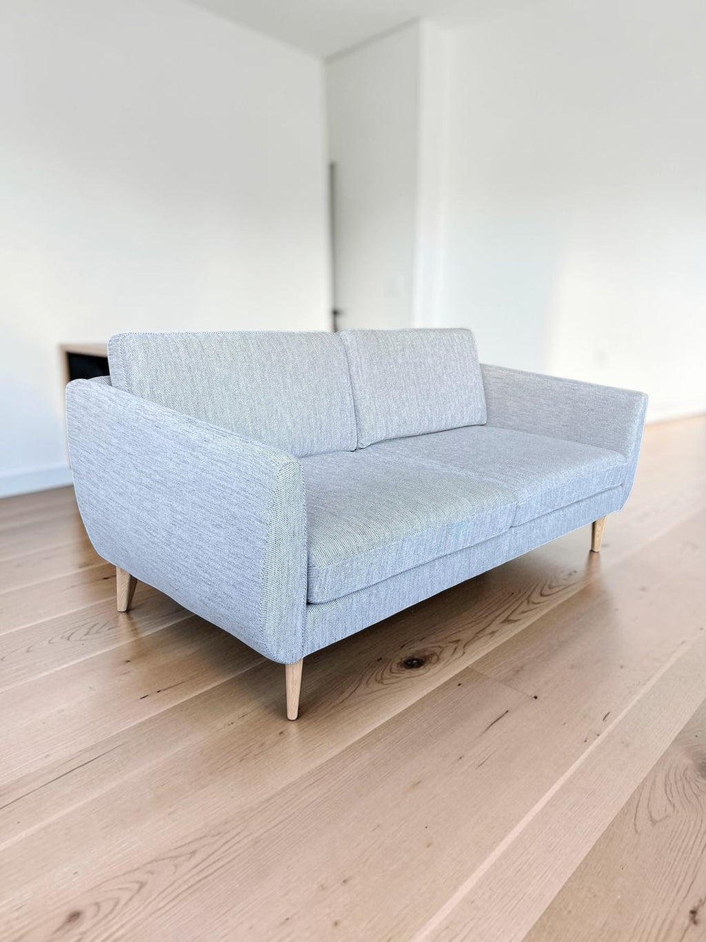 Elegant Light gray 3-Seater Sofa