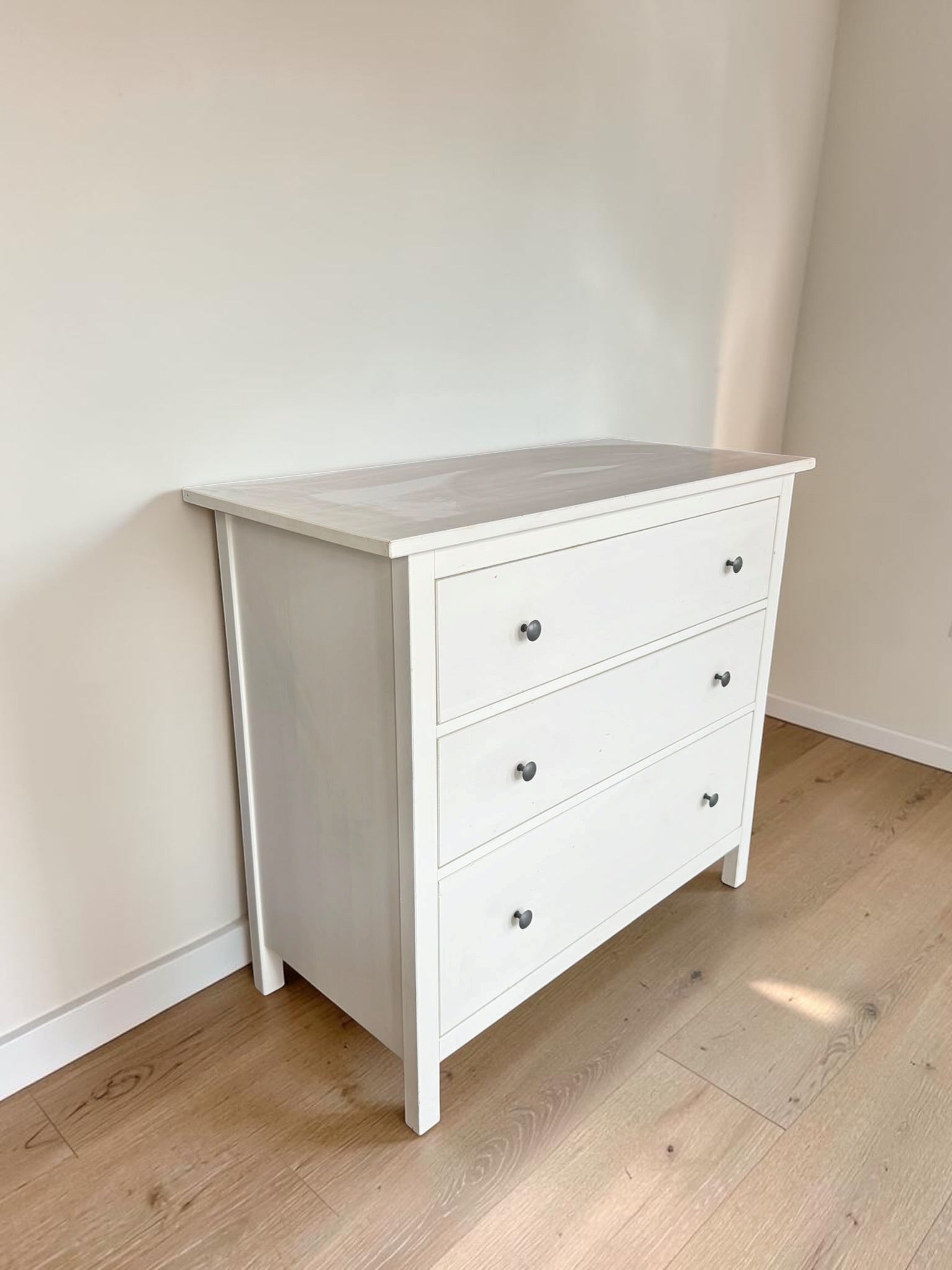 White 3-Drawer Dresser / Chest of Drawers (108x50 cm)