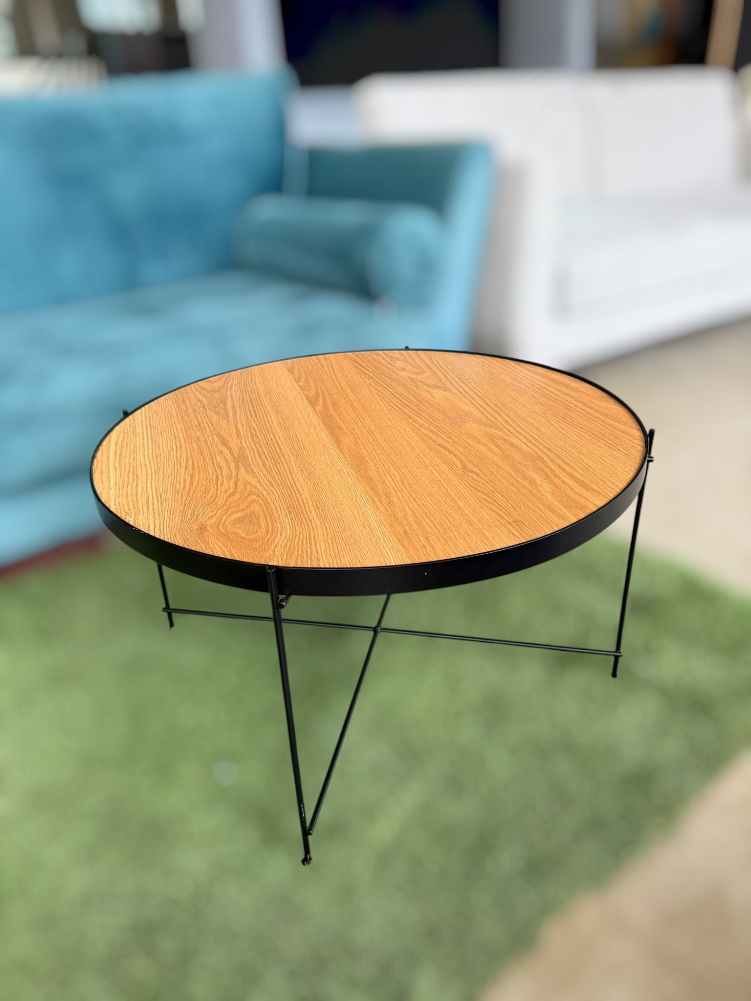 Round coffee table