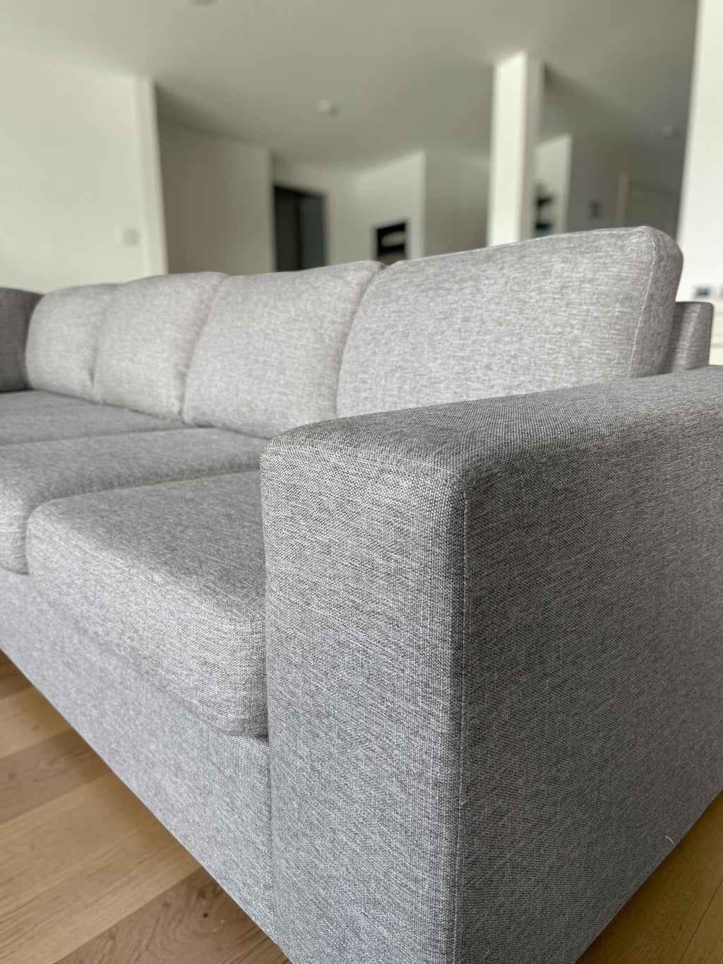 Modern Corner Sofa – Light Gray (290 cm)