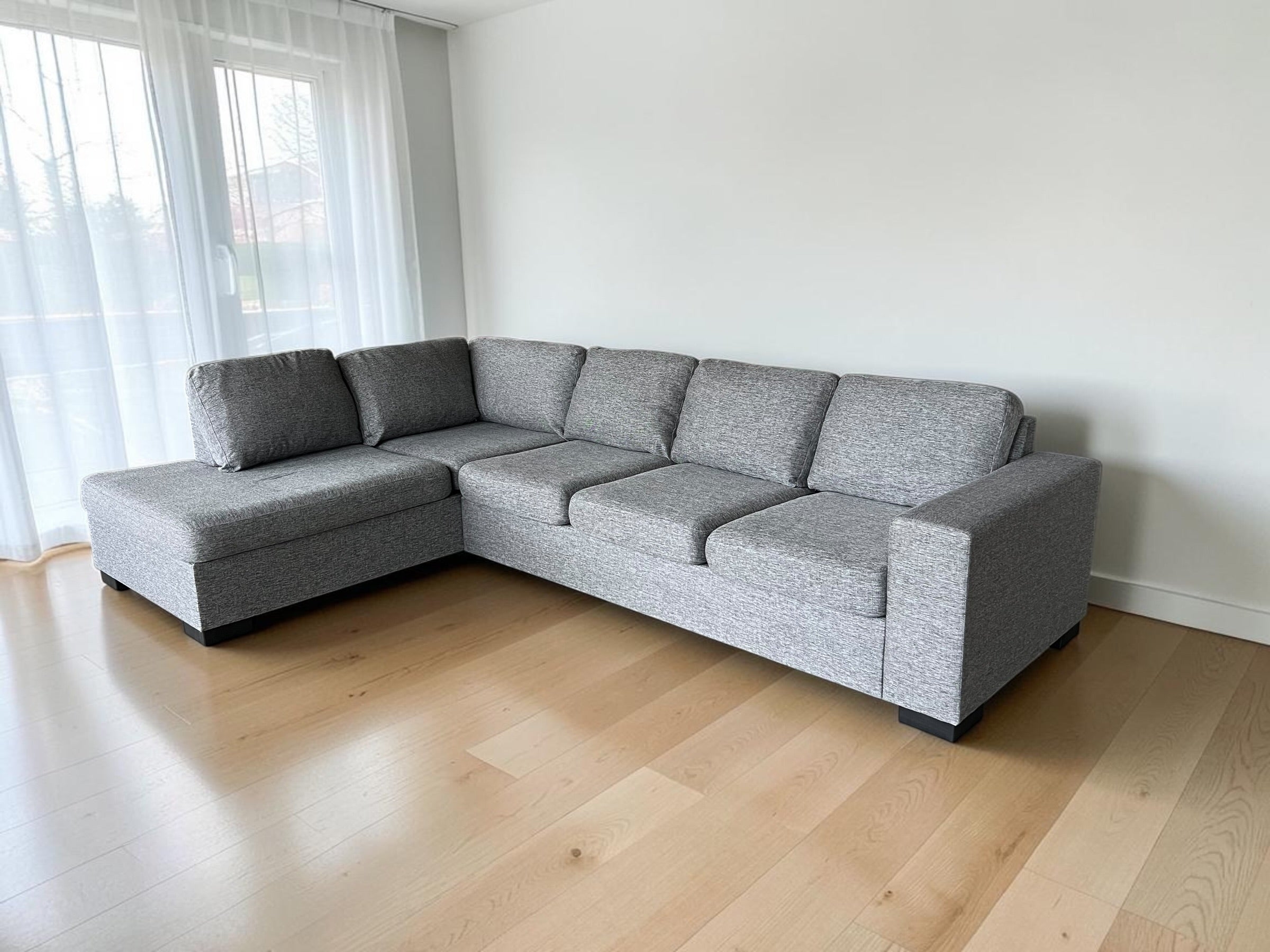 Comfortable Grey Corner Sofa (293 x 190 cm)