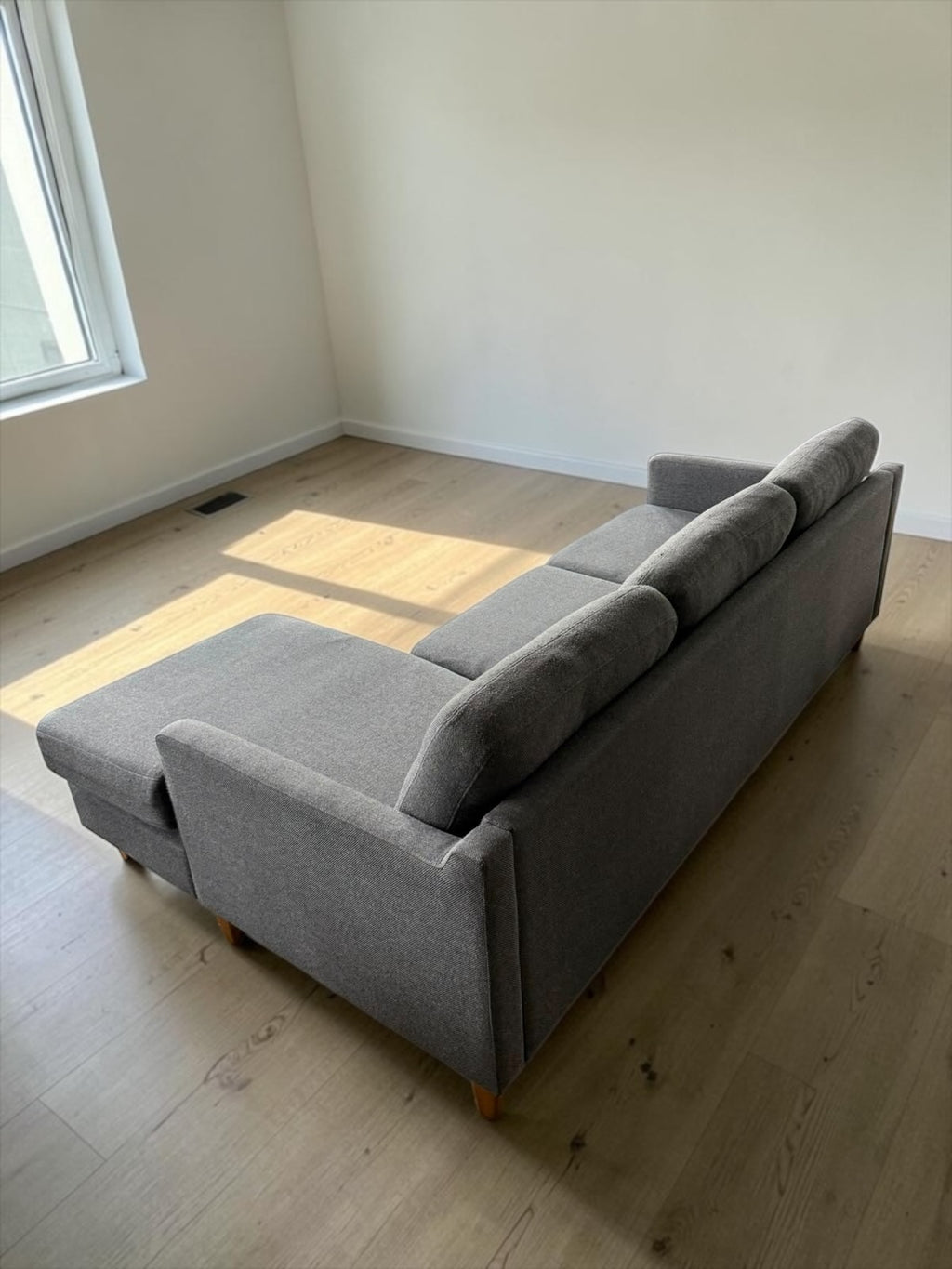 Compact corner sofa
