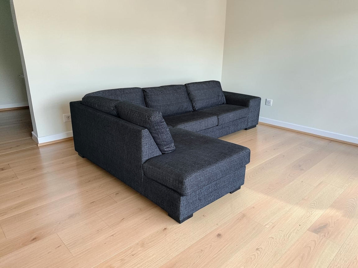 L-Shaped Corner Sofa in Dark Grey / Anthracite