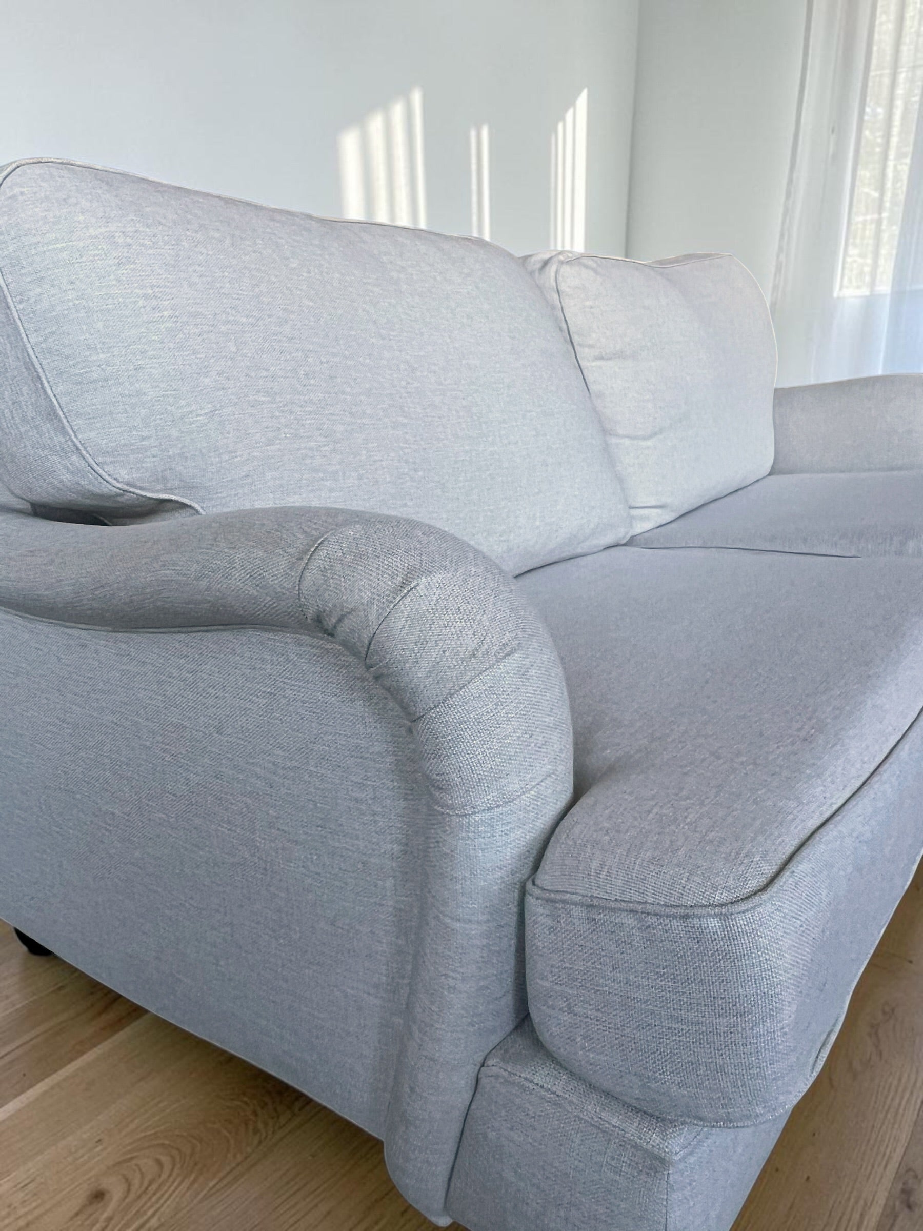 Beige / Cream Classic-Style Sofa