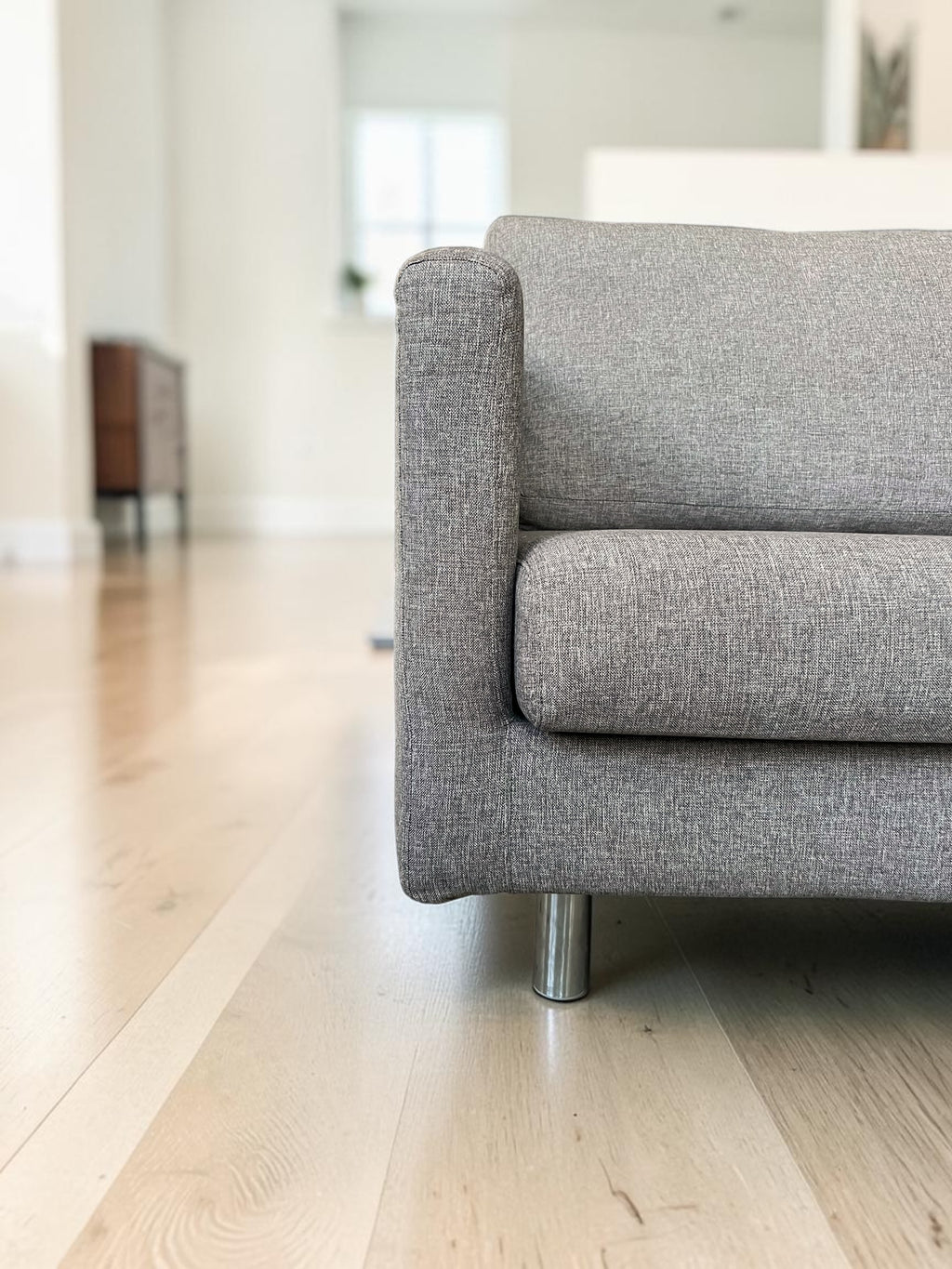 Stylish SITS Sofa in Excellent Condition