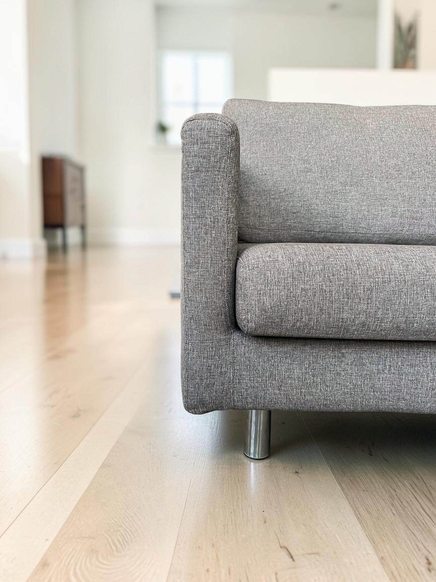 Stylish SITS Sofa in Excellent Condition