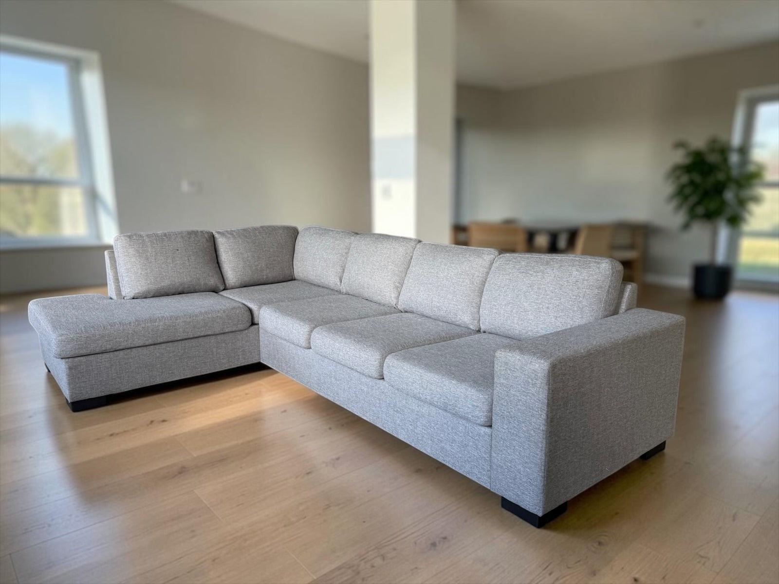 Modern Corner Sofa – Light Gray (290 cm)