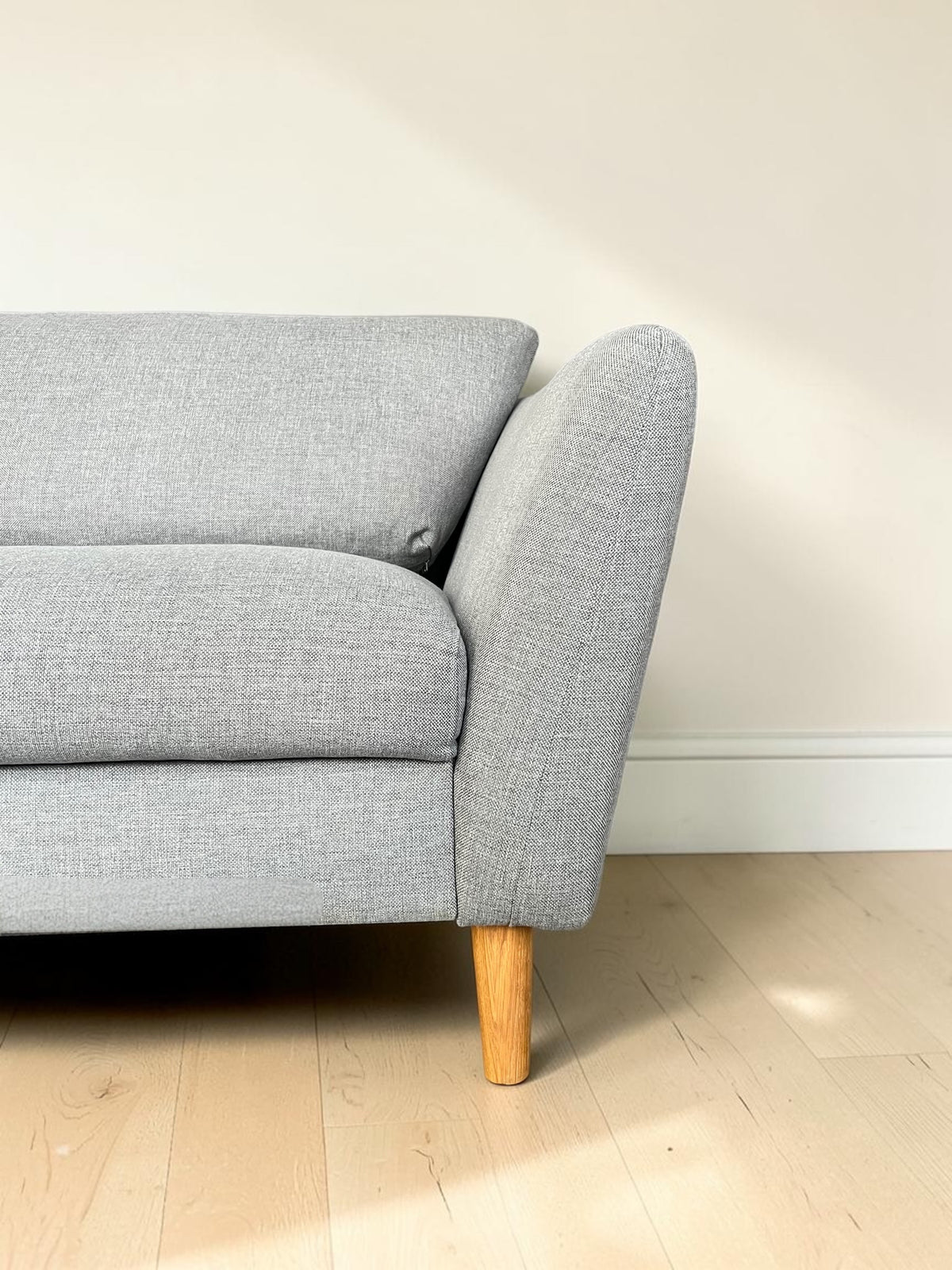 Light Grey Corner Sofa – 280 x 195 cm
