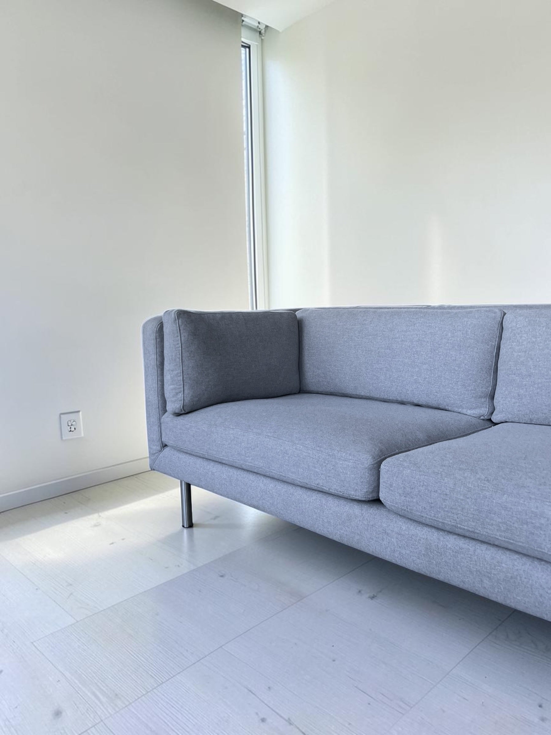 Minimalist Gray 3-Seater Sofa (210x90cm)