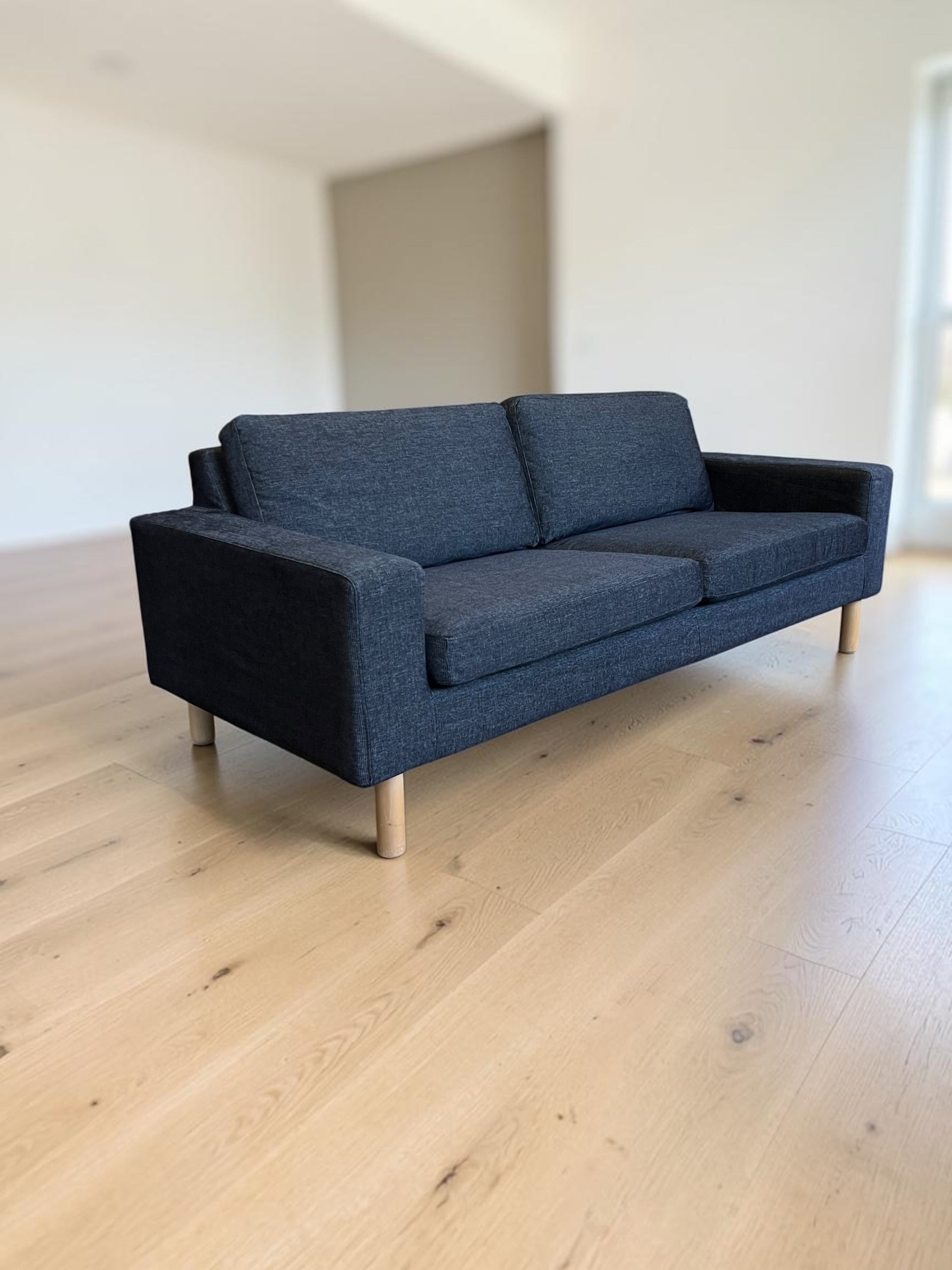 Elegant & Comfortable Living Room Sofa (Non-Sleeper)