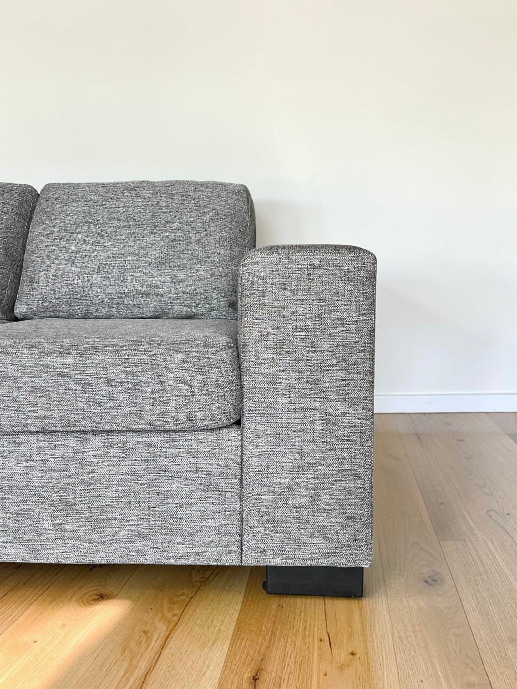 Comfortable Grey Corner Sofa (293 x 190 cm)