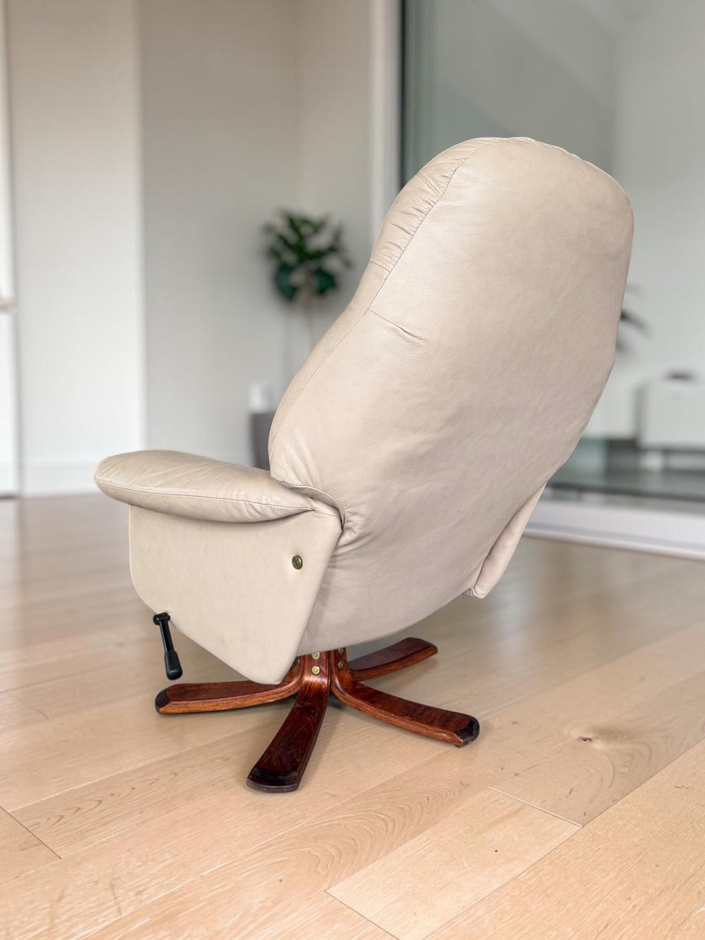 Genuine Leather Recliner Lounge Chair