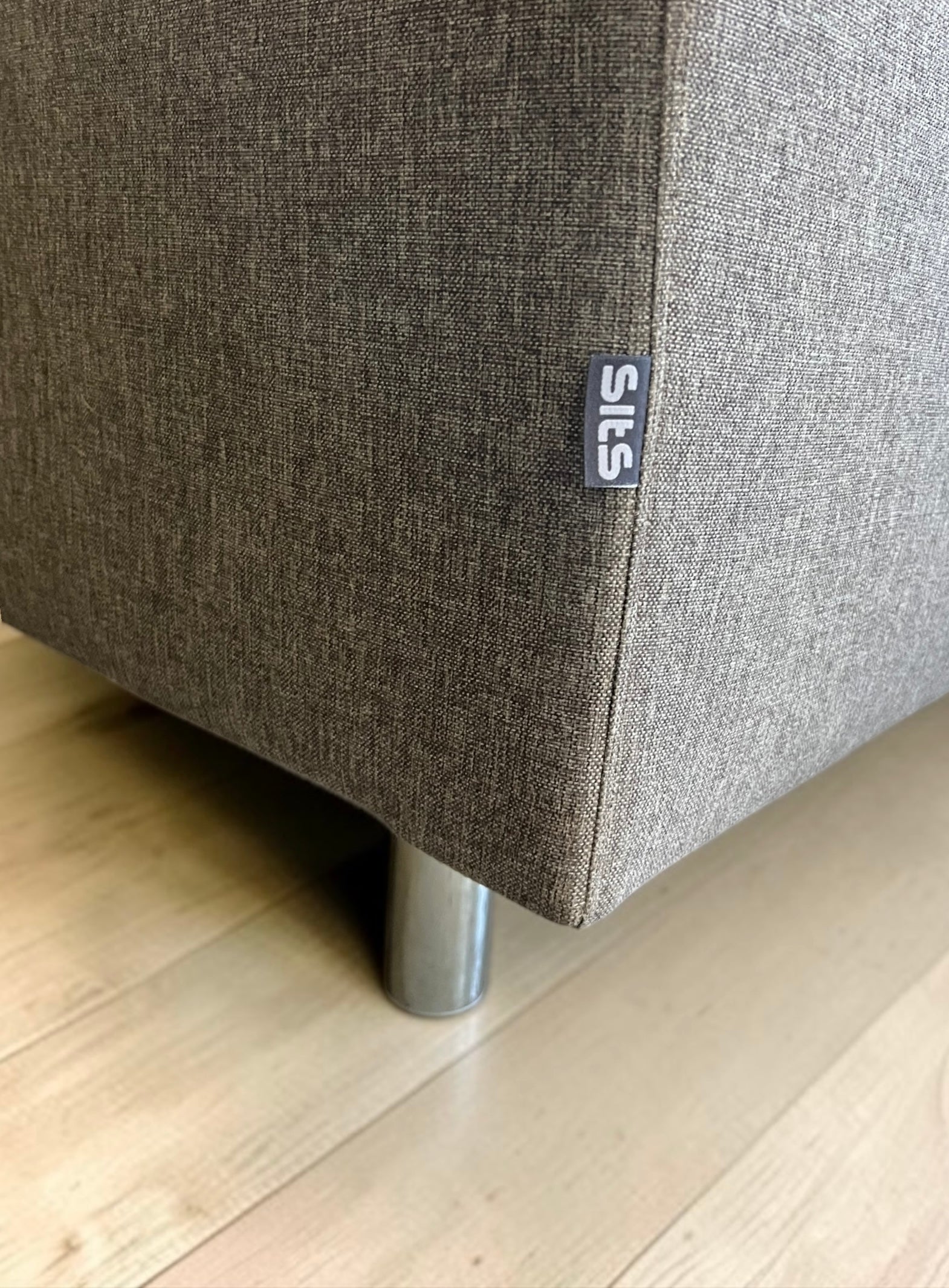 Stylish SITS Sofa in Excellent Condition