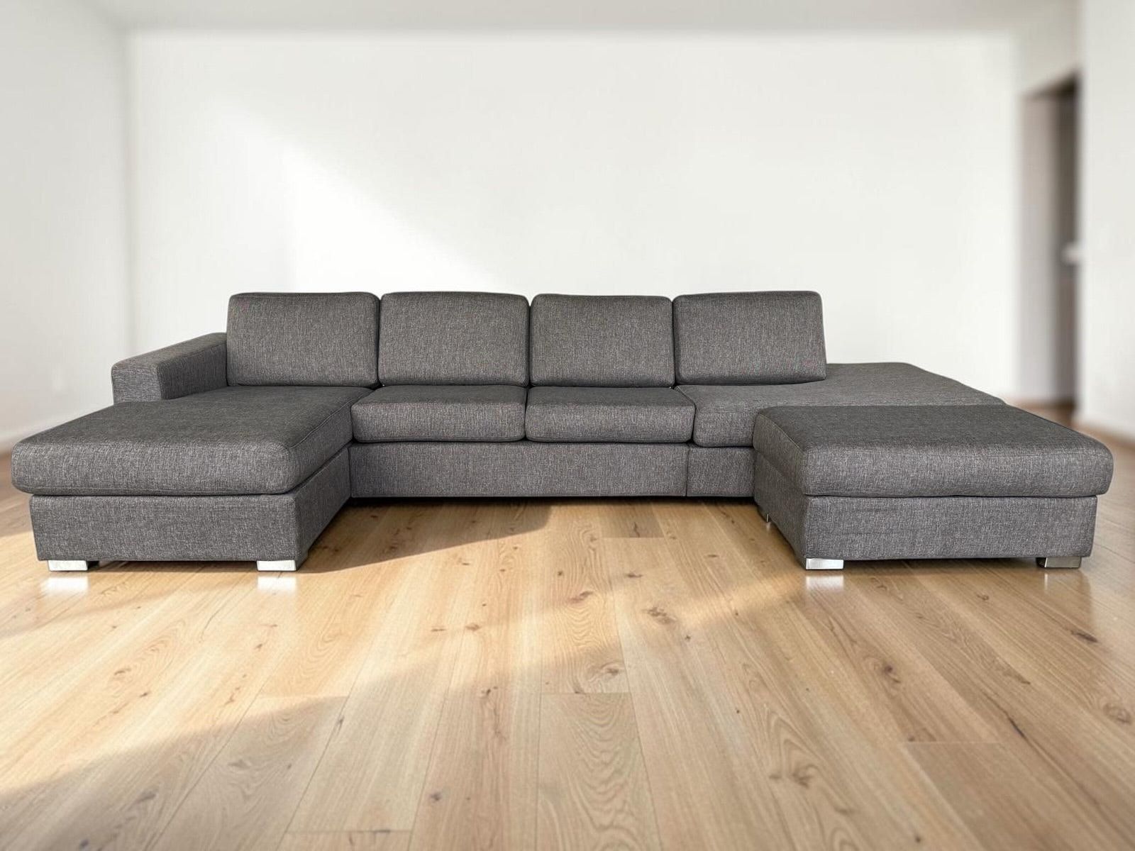 Ultra-Spacious Sectional Sofa with Moveable Footstool